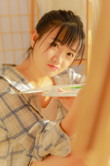 潘晓婷胸部压球